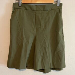 3/$20 Banana Republic Khaki Green Hayden High Rise Shorts Size 4